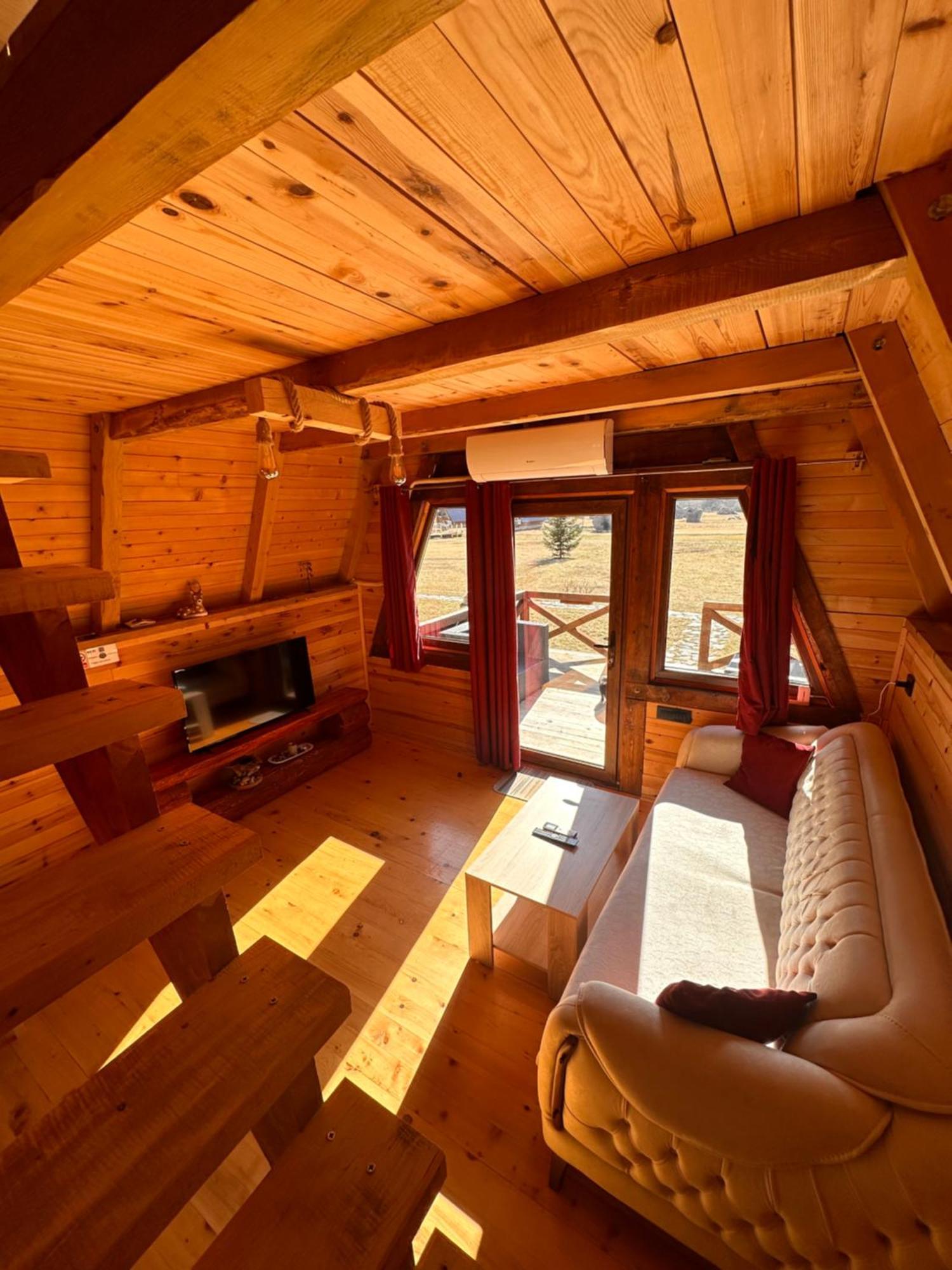 Etno Apartmani Komarnica Savnik Exteriér fotografie